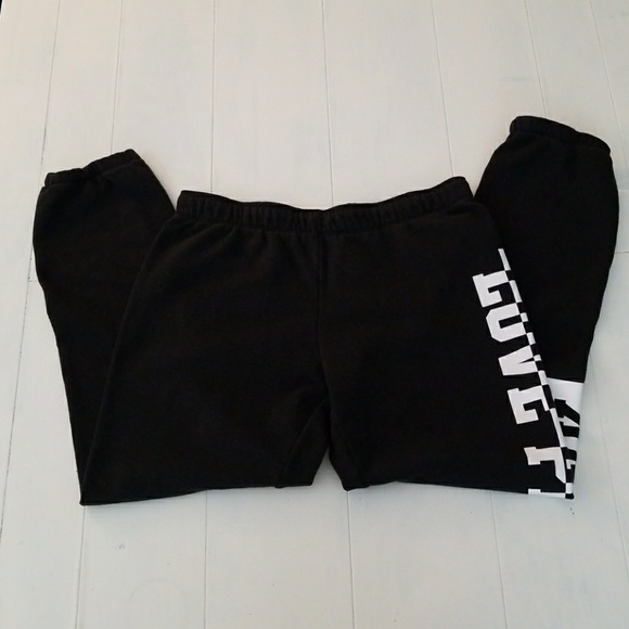 Victoria's Secret Pants - PINK Victoria's Secret Capri sweatpants